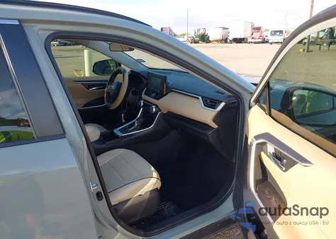 2022 Toyota Rav4 Hybrid Xle z USA, uszkodzony, nr VIN 2T3RWRFV9NW130651